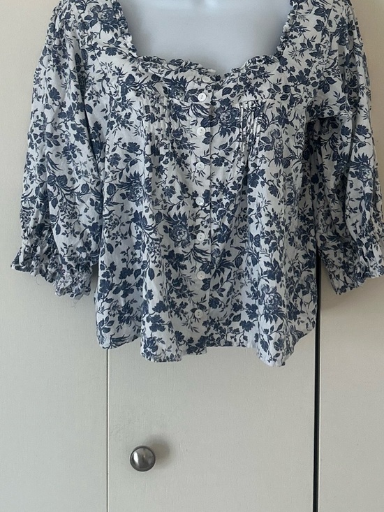 Cupcakes & Cashmere Linen blend floral pleated button front blouse S - Picture 2 of 10